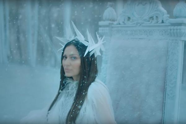 Ja sam ledena kraljica! Ceca otkrila koliko je slična onoj iz spota Nevinost (VIDEO)