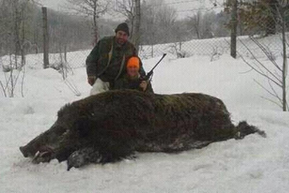 Hvalili se veprom kapitalcem, sad rizikuju KAZNU OD 200.000 DINARA! (VIDEO)