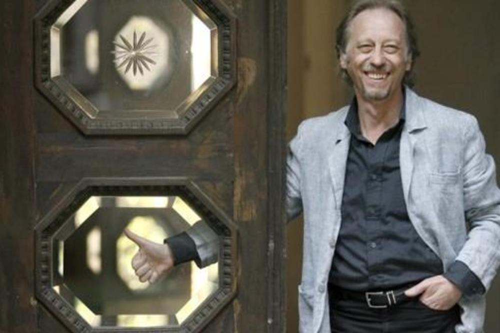 O odrastanju, sazrevanju i dekadenciji sa Vladislavom Bajacom u DKSG