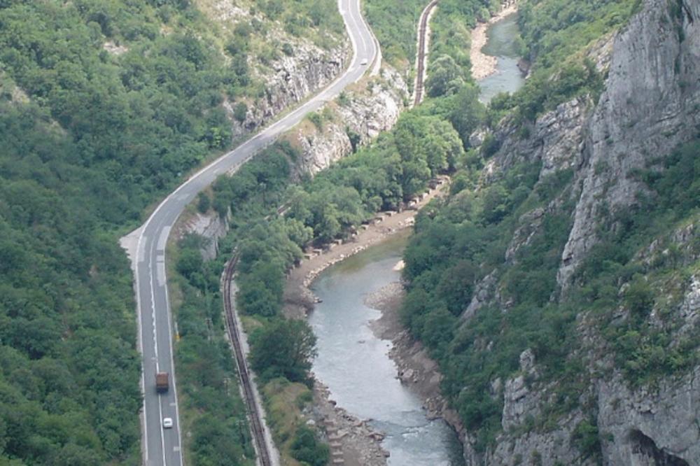 Tragedija! Posvađala se sa mužem i bacila se u Nišavu!