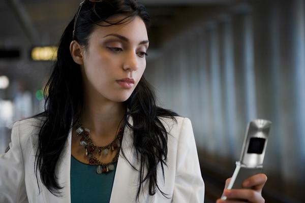 5 stvari koje NIKOME NE SMETE REĆI SMS porukom! (FOTO) (GIF)