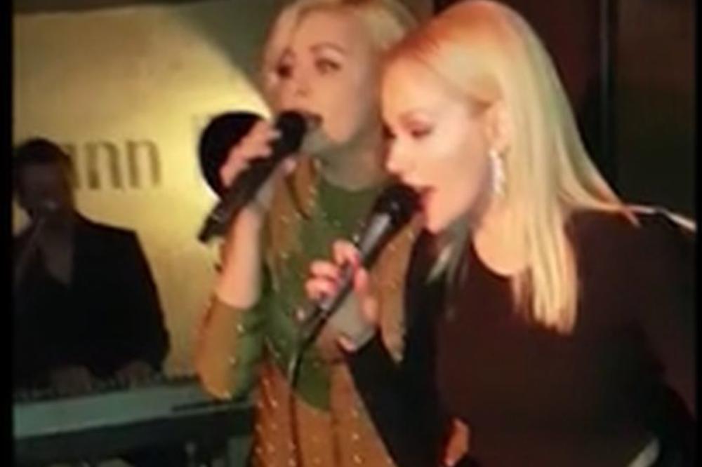 ROZGA NAPALA KOLEGINICU! Pevačica joj zavodila verenika, a onda je Jelena USRED NASTUPA skočila na nju! (FOTO)