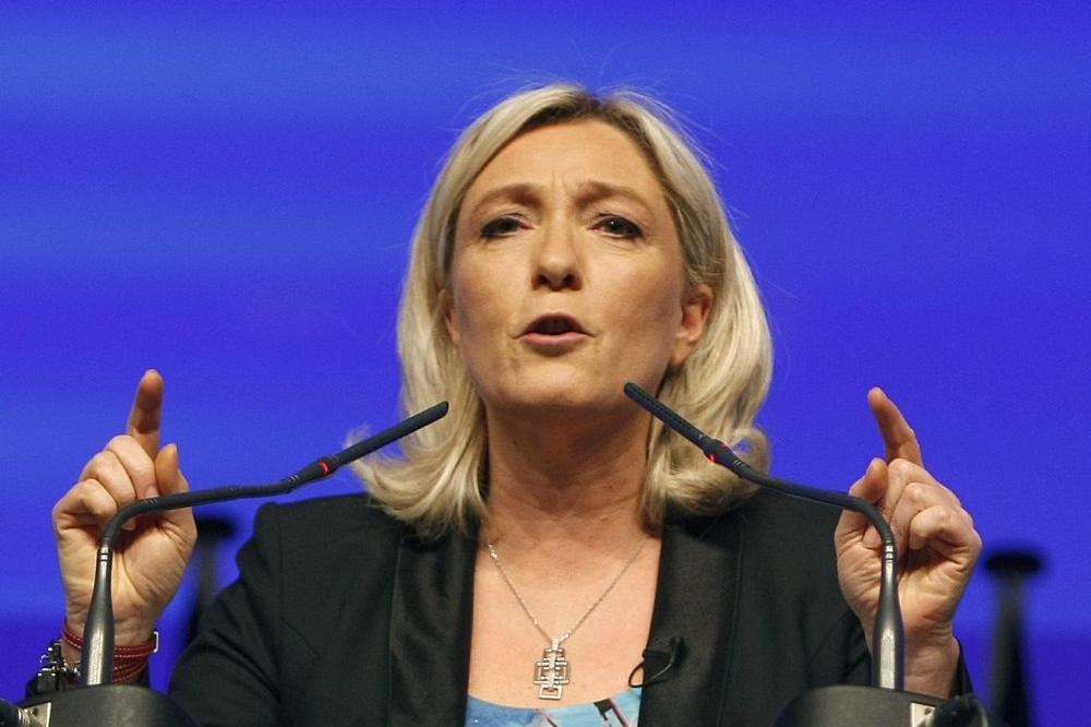 JAČA DESNICA U FRANCUSKOJ? Le Penova ZAPRETILA Makronu!