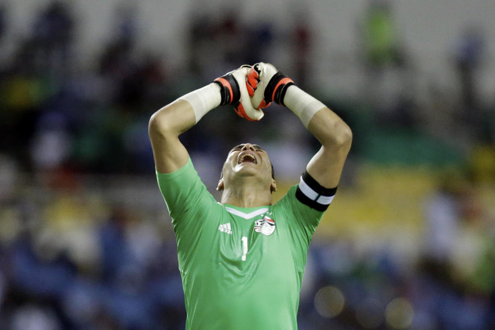 Od njega nema starijeg, ni boljeg... A ni trofejnijeg! Upoznajte jedinog pravog fudbalskog faraona, čoveka koji prkosi fizici i vremenu! (FOTO) (VIDEO)