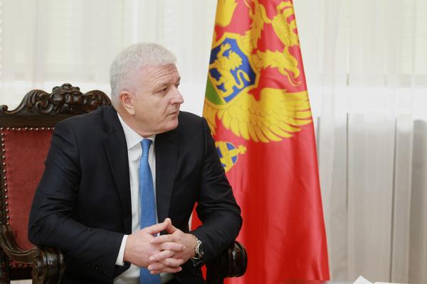 CRKVA DUGUJE CRNOJ GORI DVA MILIONA EVRA NEPLAĆENIH POREZA: Marković izneo ŠOK PODATKE!