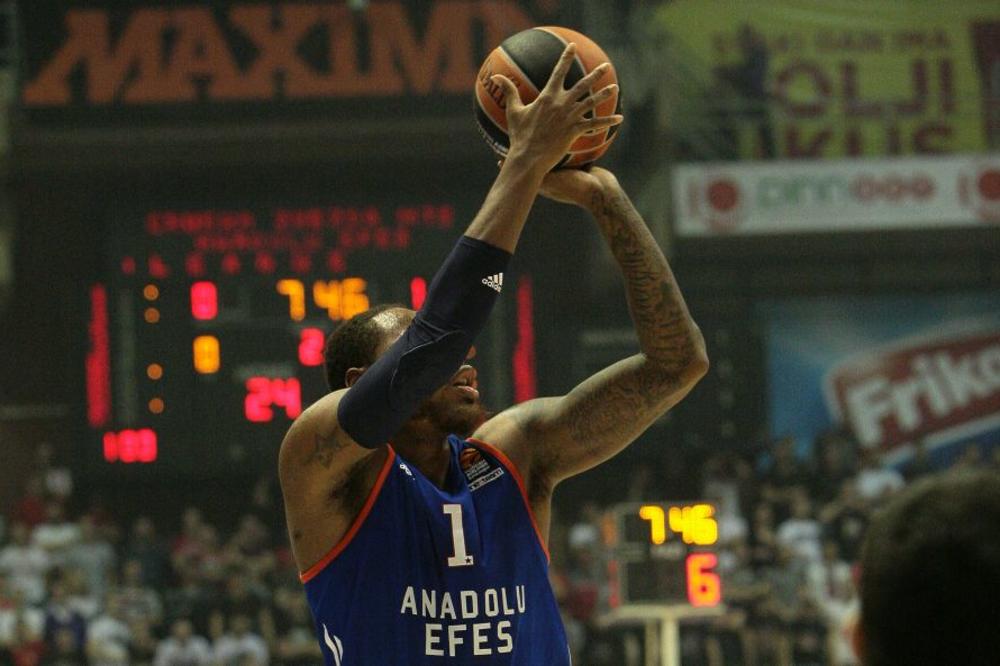 IGRAČ EFESA UPOREDIO DELIJE I GROBARE: Jedni će biti gnevni, a drugi presrećni kad budu čuli šta je rekao!