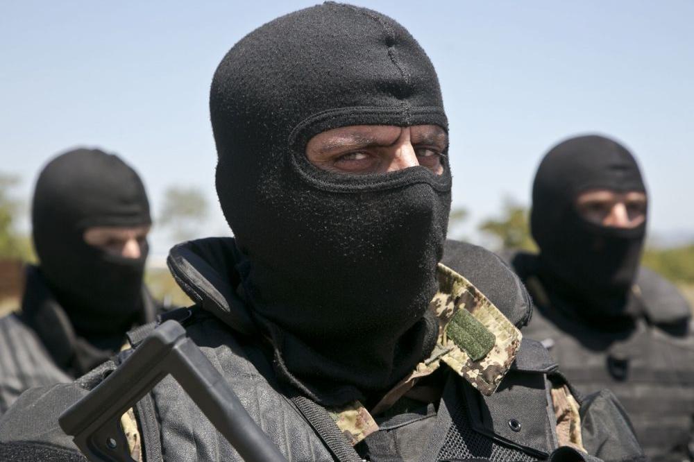 ALBANSKI SPECIJALCI VEZALI SRBE I ZATVORILI U PODRUM: Napad Rosu na Gazivode izveden s kopna i sa jezera!