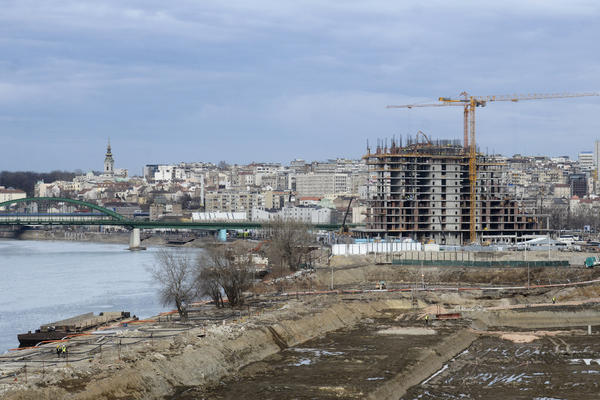 UZ ZVUK SIRENA: Deaktivirana bomba od 500 kg u Beogradu na vodi! (VIDEO)