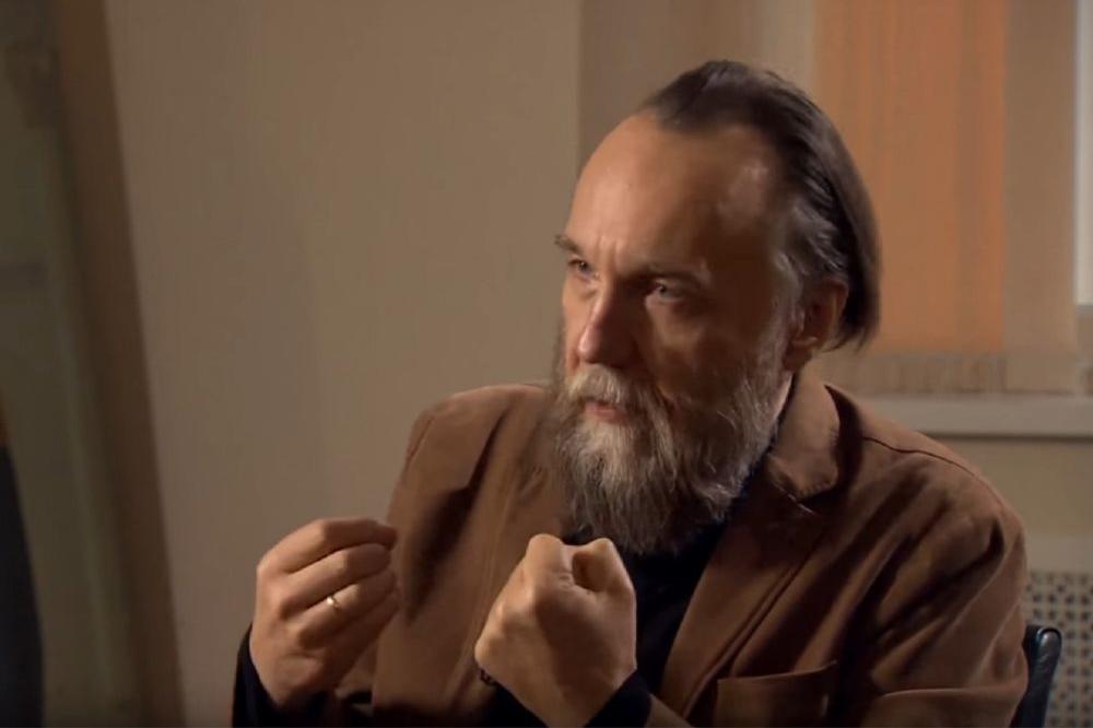 "TATA, ŽELIM DA BUDEM HEROJ": Dugin otkrio o čemu je poslednji put pričao sa ćerkom, jedva skupio snage da GOVORI!