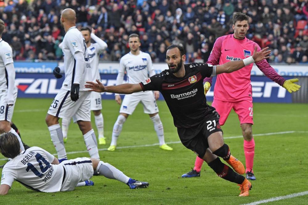 AKO BAJERN OTIMA IGRAČE, ŠTA ONDA RADI BORUSIJA? Leverkuzen ostao bez najboljeg štopera! (FOTO)