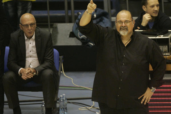 Kad je izašao Džikić Pionir se tresao od buke, a onda se začula pesma od koje se svaki Grobar naježio! (VIDEO)