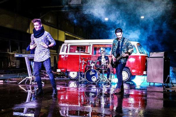 LAPSUS BAND SPREMIO NOVI HIT: Budala će napraviti LOM na estradi!