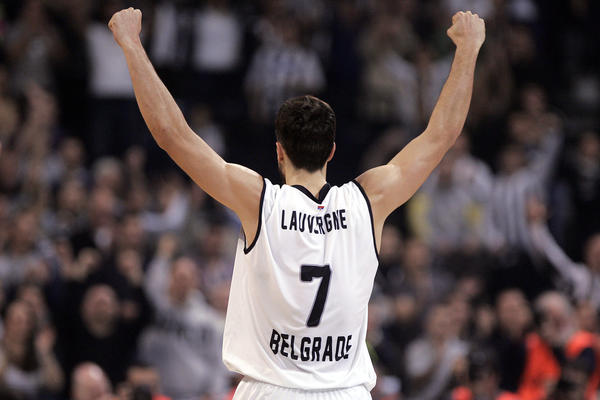 NE MOŽE ON BEZ GROBARA: Lovernj uradio neverovatnu stvar zbog derbija pred svoj meč u NBA! (FOTO) (VIDEO)