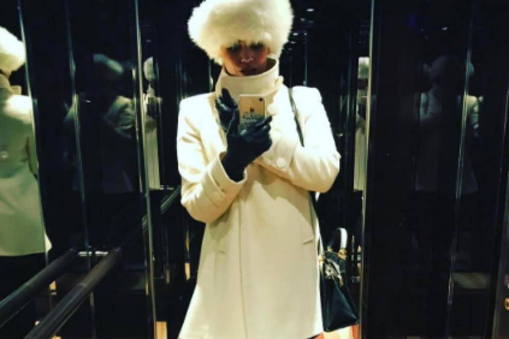 BACILA JE S TRONA! JK će poludeti, više nije u centru pažnje! Sada svetski mediji bruje O OVOJ SRPKINJI i njima je tema broj 1!