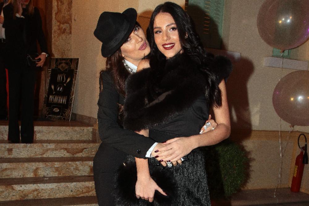 Anastasija otkrila KOJA JOJ JE MAMINA OMILJENA PESMA! Ovo sigurno niste očekivali! (FOTO) (VIDEO)