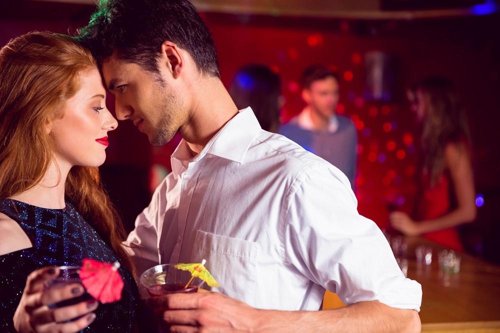 Šta su to ORBITIRAJUĆE DEVOJKE i zašto ih muškarci toliko vole? (FOTO) (GIF)