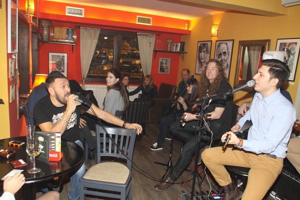 NEVIĐENA ŽURKA U ZEMUNU: Poznati se raspustili na Gardošu, Nigor oteo mikrofon, a tek glumice...(FOTO)