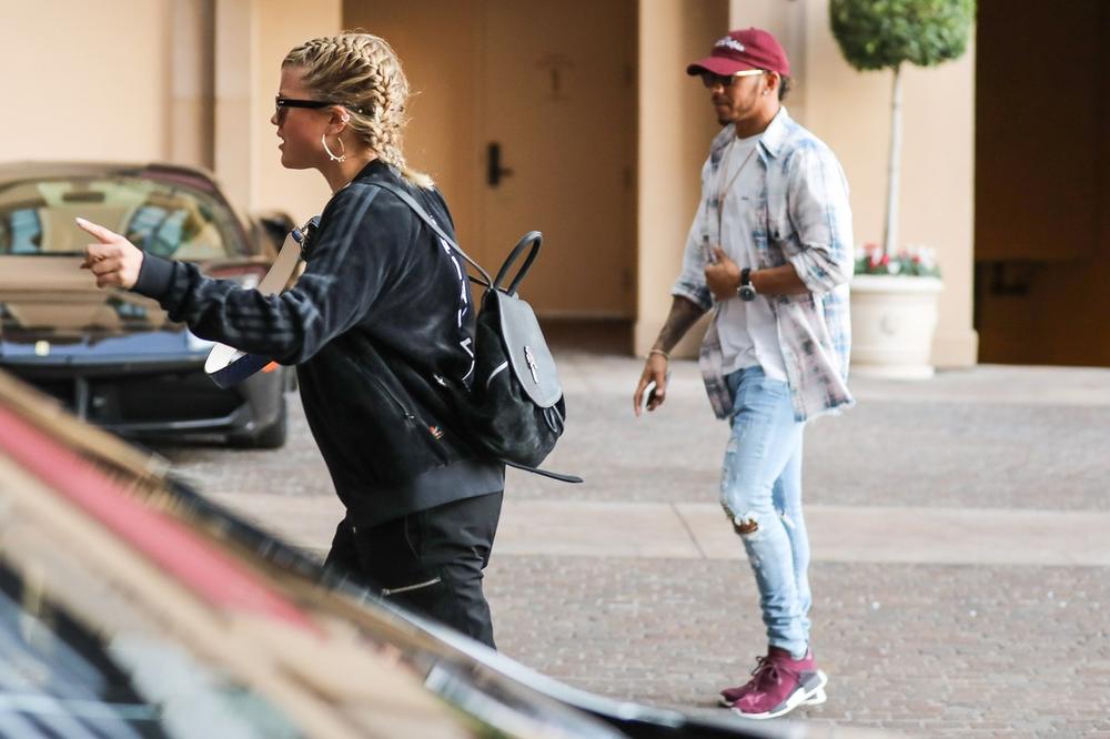 PREŠAO NA PILETINU! Hamilton smuvao jedva punoletnu ćerku muzičke zvezde iz 80-ih! (FOTO) (VIDEO)