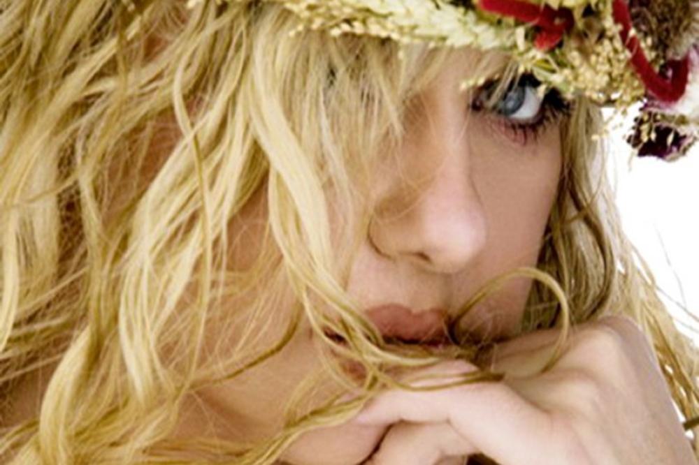 ŠOKANTNO! Srpska pevačica najavila SAMOUBISTVO, a niko ne reaguje... ((FOTO)