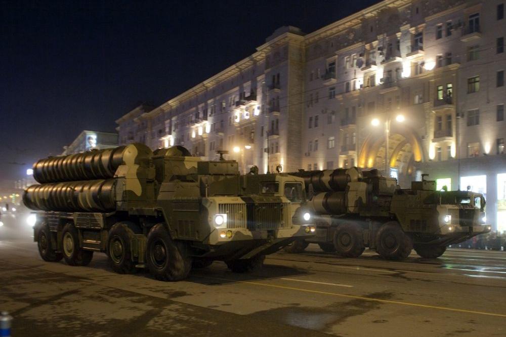 Šta se OVDE DEŠAVA? NLO iznad Moskve, Rusi digli vojsku na noge!