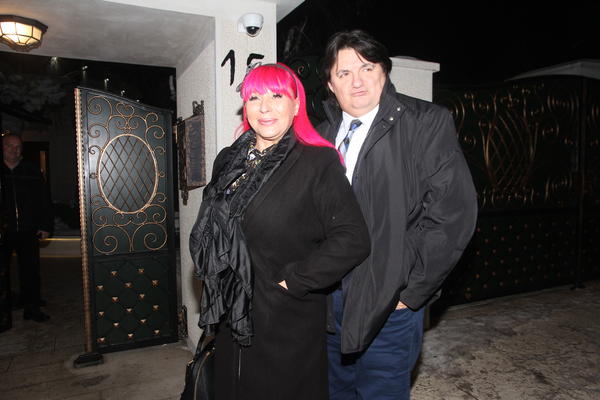 ON JE ZABORAVLJENI MUŽ ZORICE BRUNCLIK: Imaju ćerku i ne mogu da se podnesu! Ne zna se ko je koga pljuvao i gore vređao!