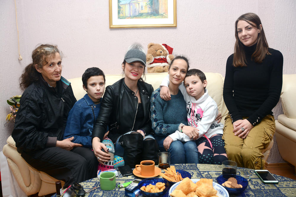 JEDVA SAM ČEKALA DA SE OKUPAM I DA SPAVAM U TOPLOM: Reči male Olivere iz novog stana će vas rasplakati! (FOTO)