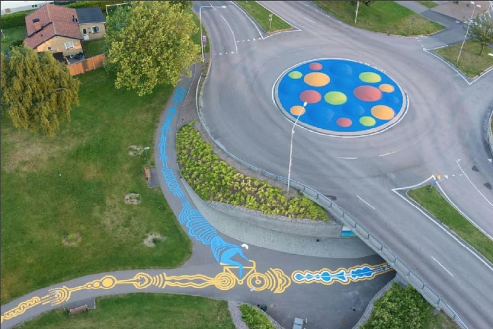 Obojio je ceo grad grafitima: Njegova umetnost se vidi samo iz jednog ugla! (FOTO)