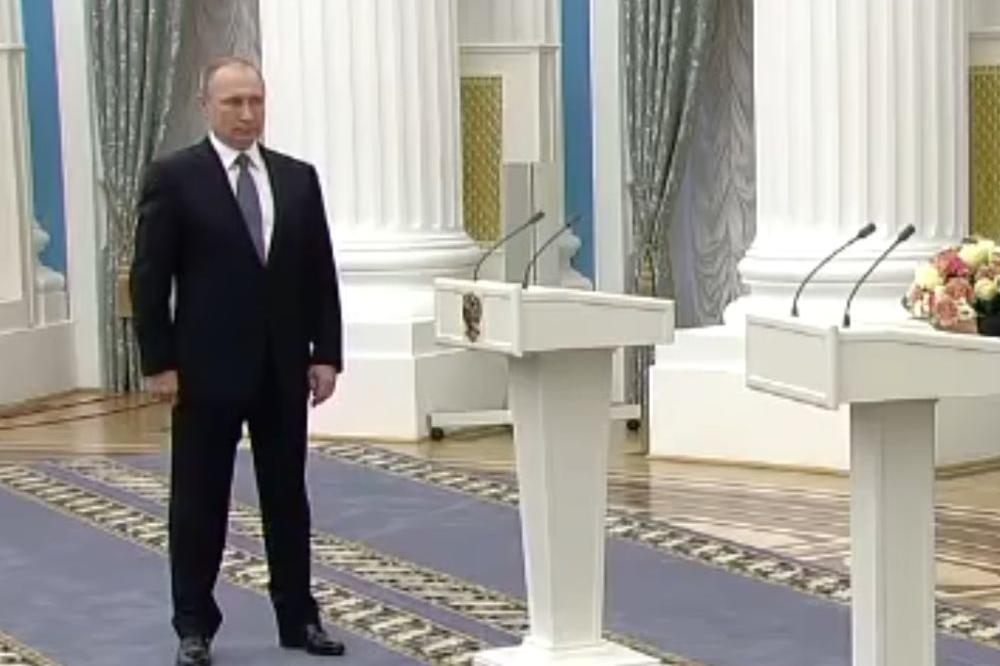 Spavaš li mirno NORIS ČAČE? U situaciji koja bi uplašila mnoge, Putin je pokazao REFLEKSE SPECIJALCA! (FOTO) (VIDEO)