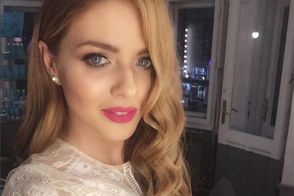 NINA JANKOVĆ ŽEŠĆA OD PAMELE IZ ČUVARA PLAŽE: Totalna dominacija na moru, TAKO MOĆNO - TAKO SE*SI! (FOTO)