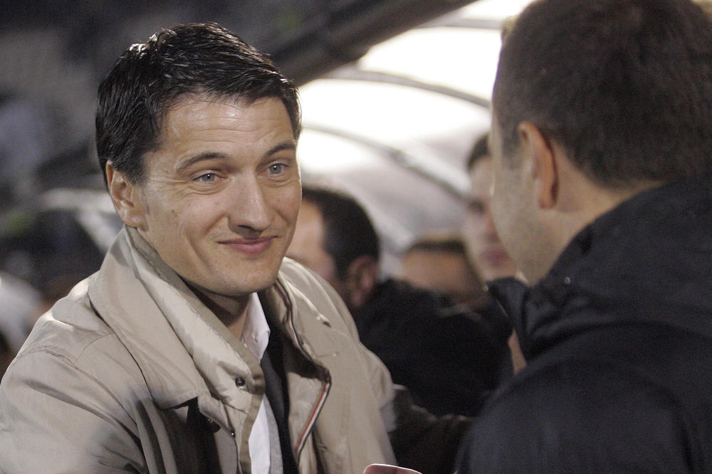 Brutalna tuča huligana pre, prvi trofej za Vladimira Ivića posle! Večeras ceo Solun gori! (VIDEO)