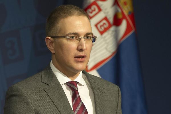 Ministar Stefanović: Srbija danas glasno tuguje