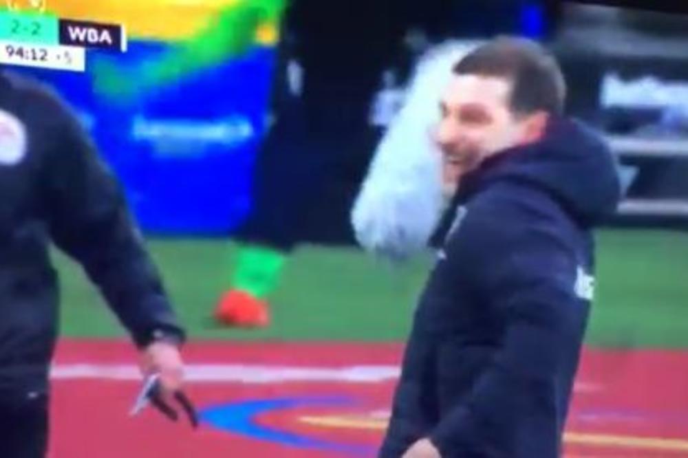 Bilić totalno poludeo! Njegova ekipa je primila gol, a on je polupao mikrofon! (VIDEO)