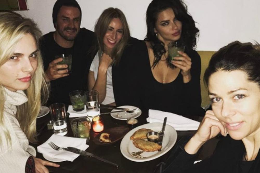 Srpska snajka u provodu sa sestrom svog bivšeg muža, a tu je i trandža koju svi znate! (FOTO)