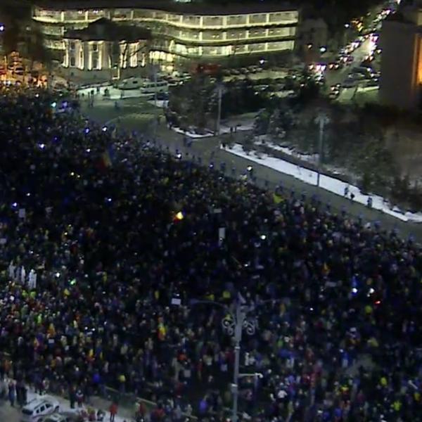 HAOS NA ULICAMA BUKUREŠTA: Demonstracije zbog novih ograničenja dok se zemlja bori sa rekordnim brojem zaraženih!