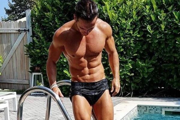 Saša Kovačević verio bivšu misicu: U restoran su ušli muzičari, zasvirali srpske pesme, tad je izvadio prsten i klekao... (FOTO)