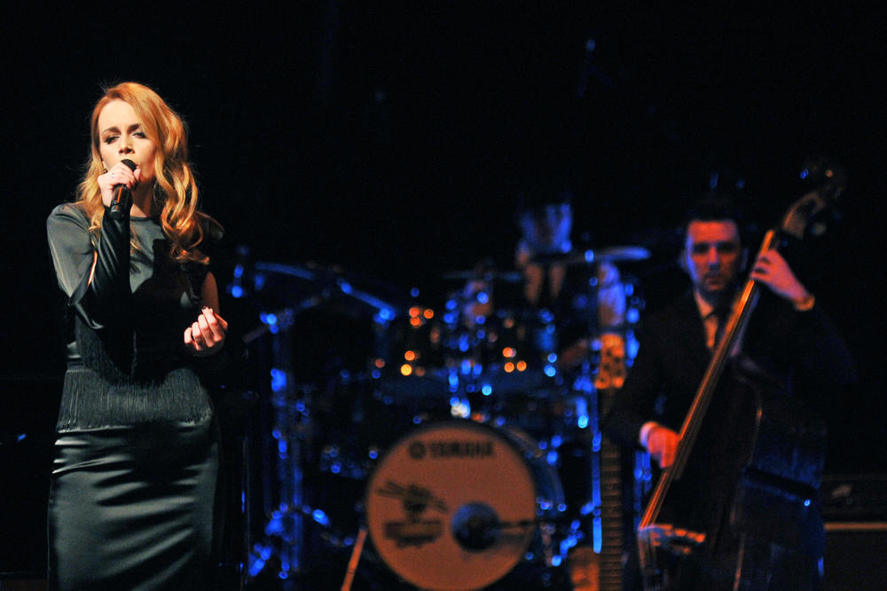 Maya Sar sa specijalnim gostima na koncertu na Terazijama! (VIDEO)