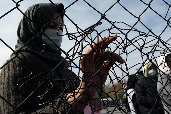 UŽAS U MOSULU Žena se sa BEBOM u naručju RAZNELA BOMBOM