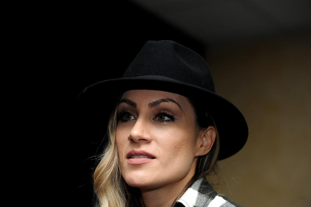 STIŽU RODE! NIKAD LEPŠE VESTI ZA POZNATU GLUMICU: Jelena Gavrilović ne može da OBUZDA EMOCIJE!