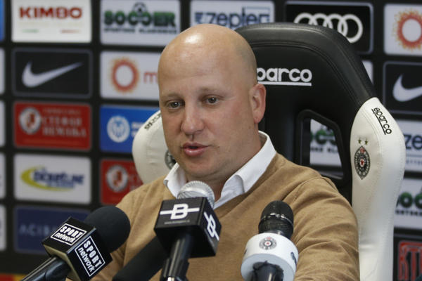 Zbog čega je Marko Nikolić zabranio da se novinarima kaže istina o odlasku Božinova? (VIDEO)