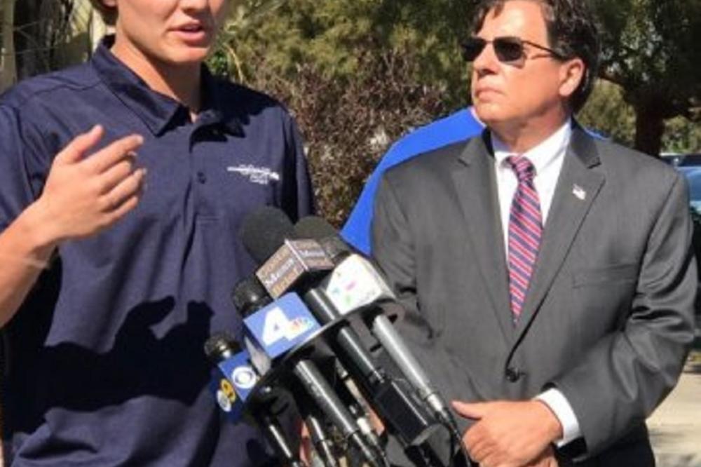 TVOJ IZBOR JE TERORIZAM: Izbačen sa koledža jer je snimio profesorku kako pljuje Trampa! (FOTO) (VIDEO)