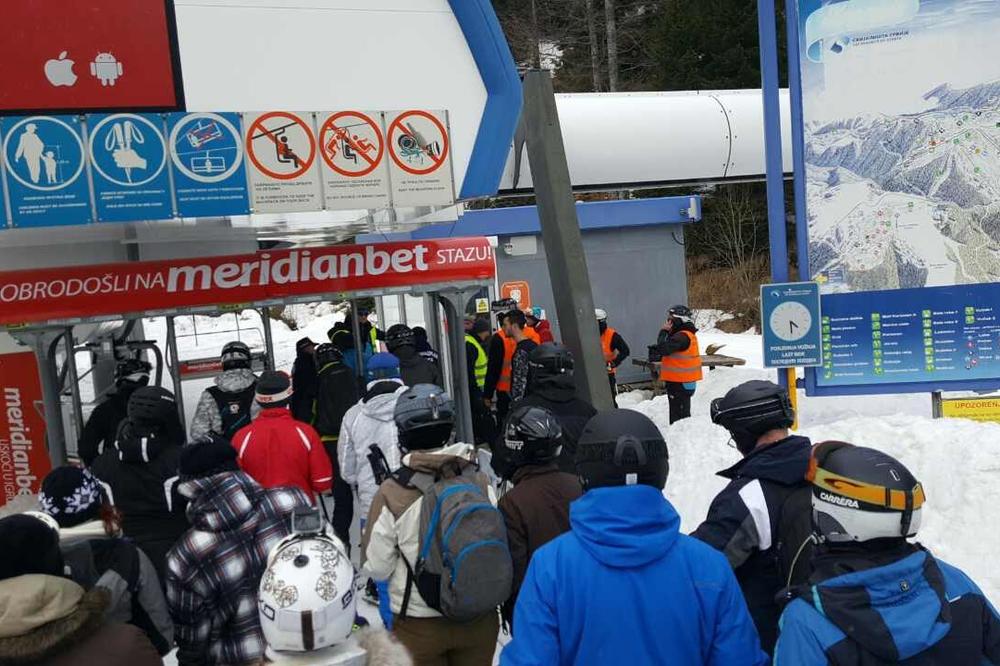 TUČA NA KOPAONIKU, PUCALE LOBANJE: Pijan se spustio žičarom, pa napao redare (FOTO)