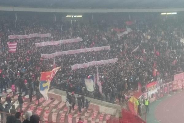 Novopazarci možda ne razumeju srpski, ali ovu poruku Delija ne mora niko da im prevede! (FOTO)