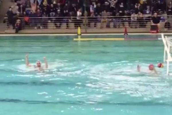 Nikola Rađen se vratio vaterpolu i pogotkom odveo svoj tim u finale Evrokupa! (VIDEO)