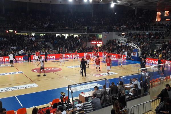 Dugo, baš dugo nije viđena na derbiju scena, kao pred početak finala Kupa u Nišu! (VIDEO)