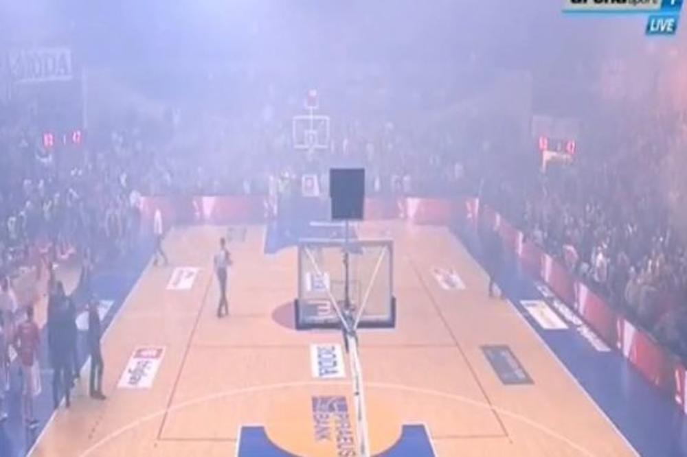 DRAMA U NIŠU: Grobari pogodili bakljom gledaoca iz prvog reda! (VIDEO)