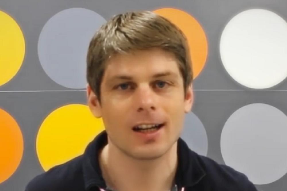 GOVORI BOLJE OD NEKIH SRBA! Francuz u 3 minuta pokazao kako je izgledala decenija učenja srpskog jezika!