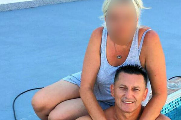 VARAO JE, RAZVEO SE, PA JOJ SE VRATIO: Ovo je ŽENA Šaka Polumente sa kojom ima troje dece! (FOTO)