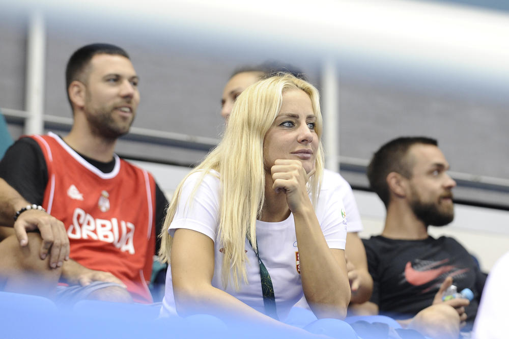 MILICA DABOVIĆ OPLELA PO SELEKTORU! Preforsirao je devojke, loše tempirao formu...