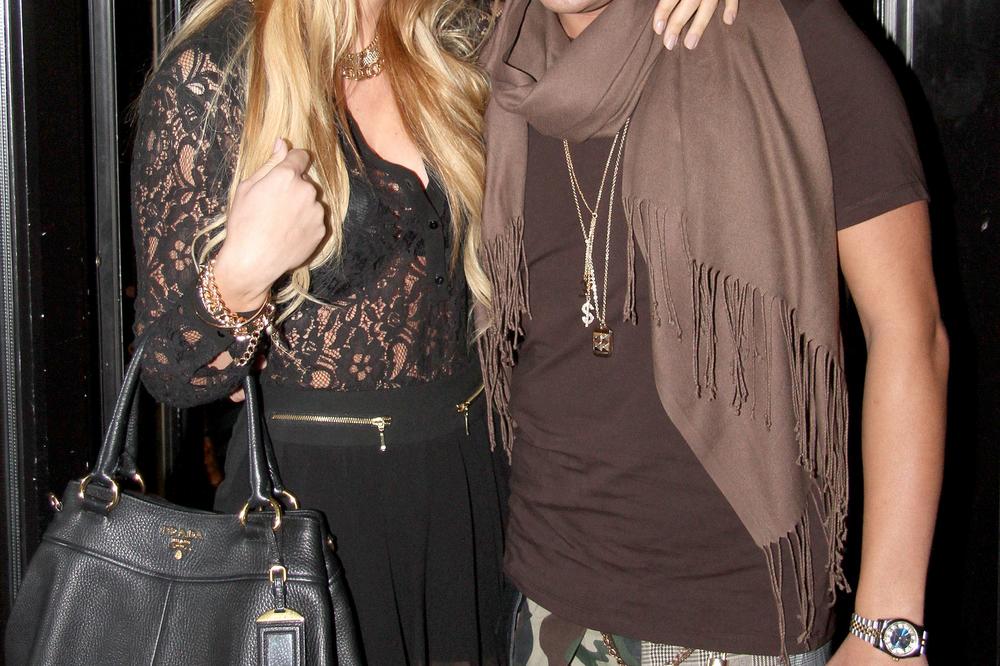 PRIČALO SE DA DUŠKO VARA JK I SA BIVŠOM UČESNICOM FARME! Koja budala još vara ženu kao što je JK?