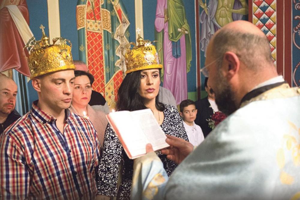 Sve se može, pa i KRUNE IZA REŠETAKA! ČABARKAPA SE VENČAO U ZATVORU!